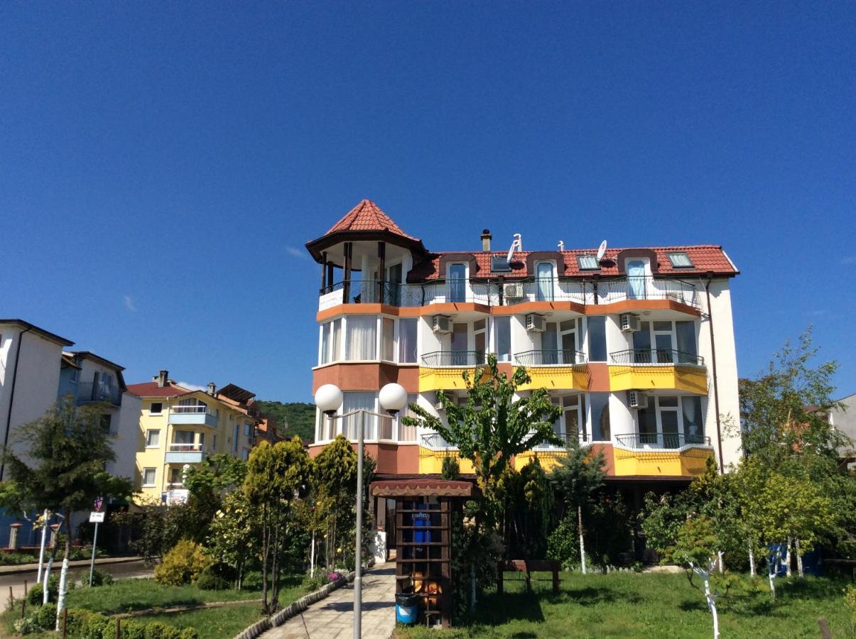 Отель Sunny Island Обзор Экстерьер фото